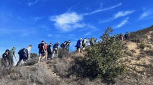 Teambuilding hike in Arizona desert.
